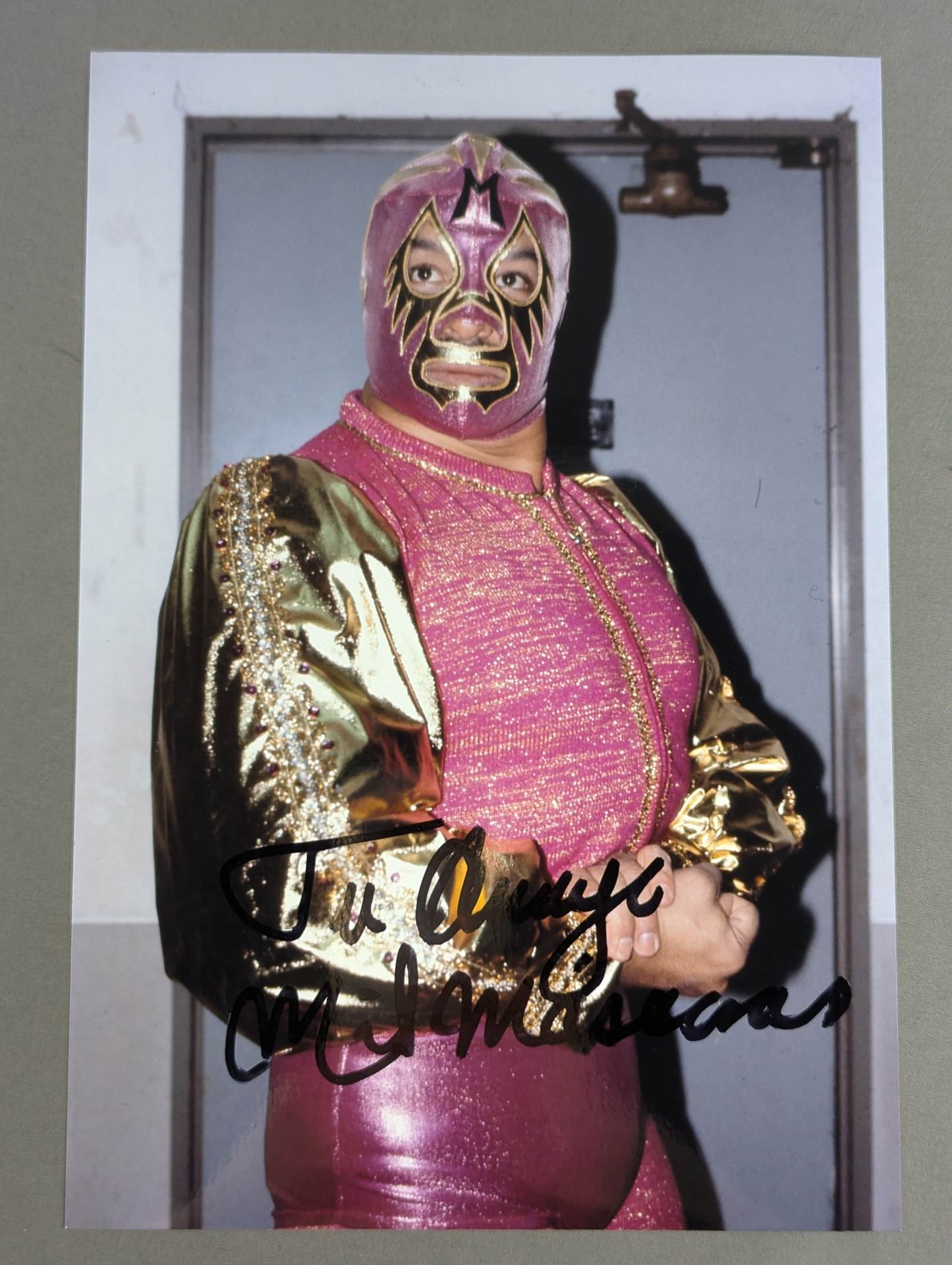 Mil Mascaras  hand signed autograph Pro-Photo (A-2)