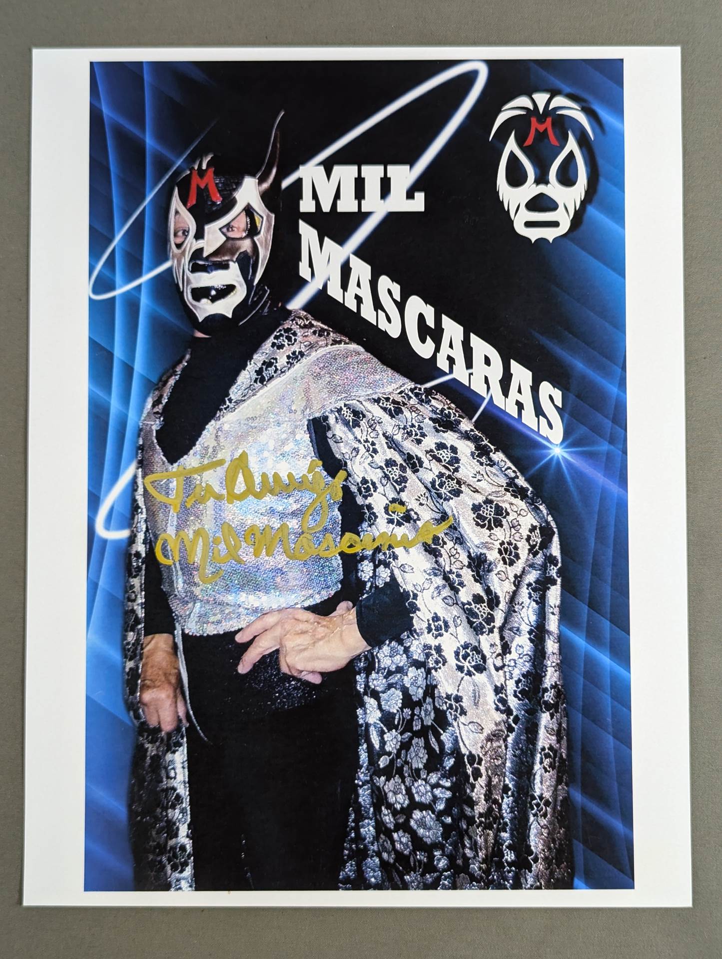 Mil Mascaras  hand signed autograph Pro-Photo (A-3)
