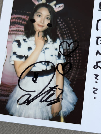 小坂井ゆりえ 直筆サイン入りチェキ(A-1)