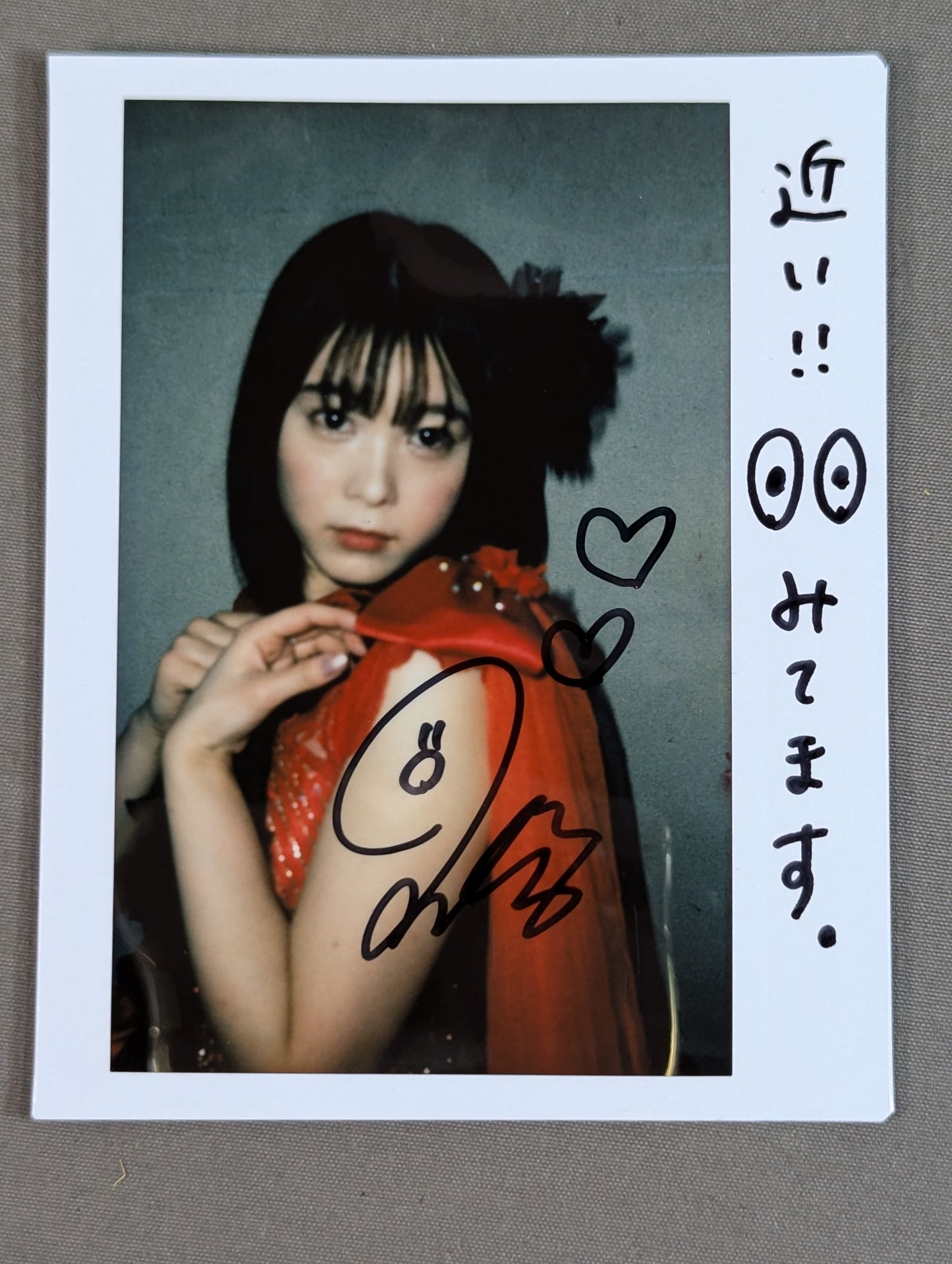 小坂井ゆりえ 直筆サイン入りチェキ(A-2)