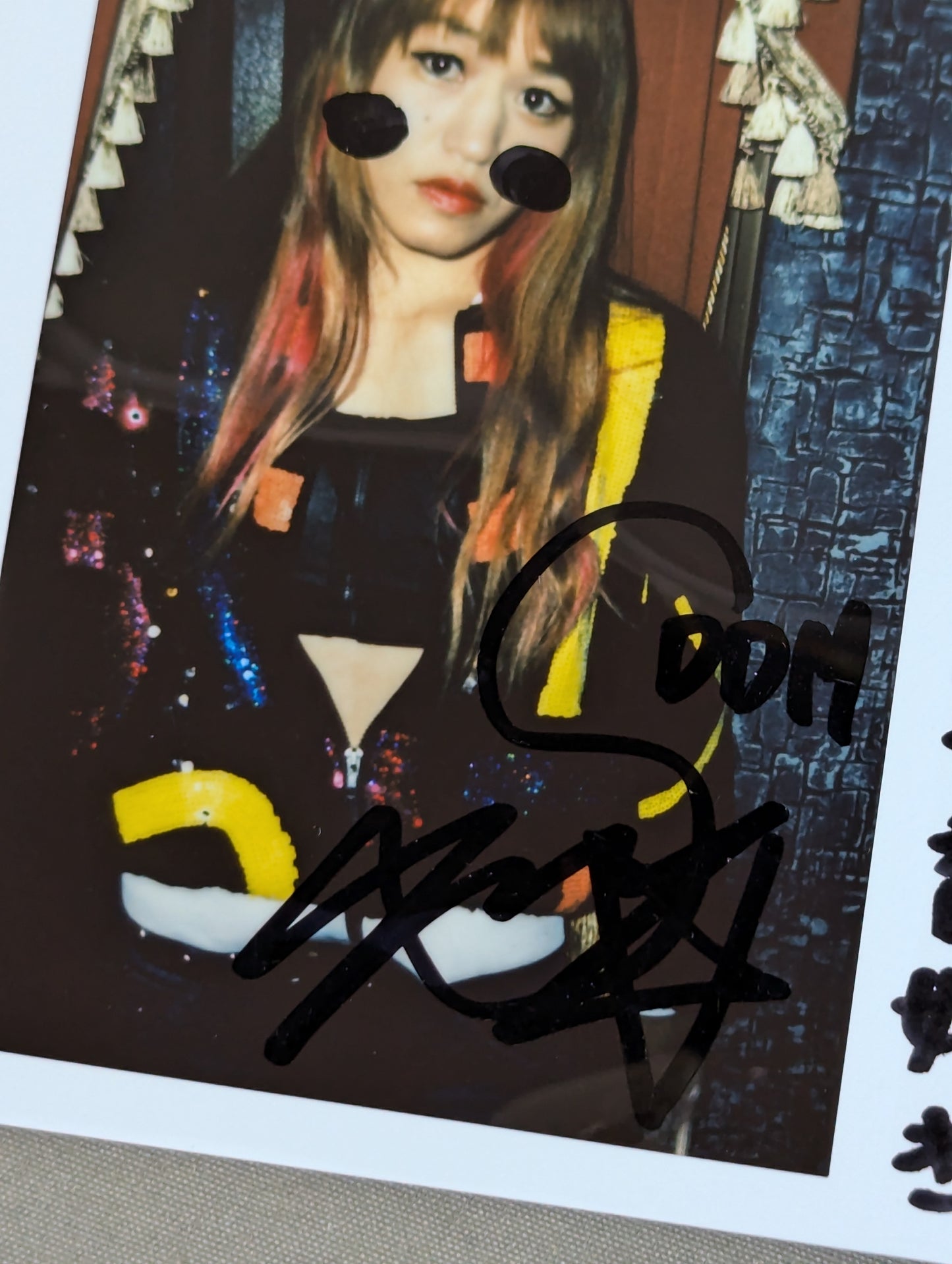 朱里 直筆サイン入りチェキ(A-6)