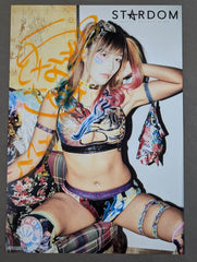 ウナギ・サヤカ 直筆サイン入り スターダムポートレート(L-7