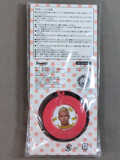 ★ハローキティ×オカダ・カズチカ★ 缶バッジ＆ホルダー