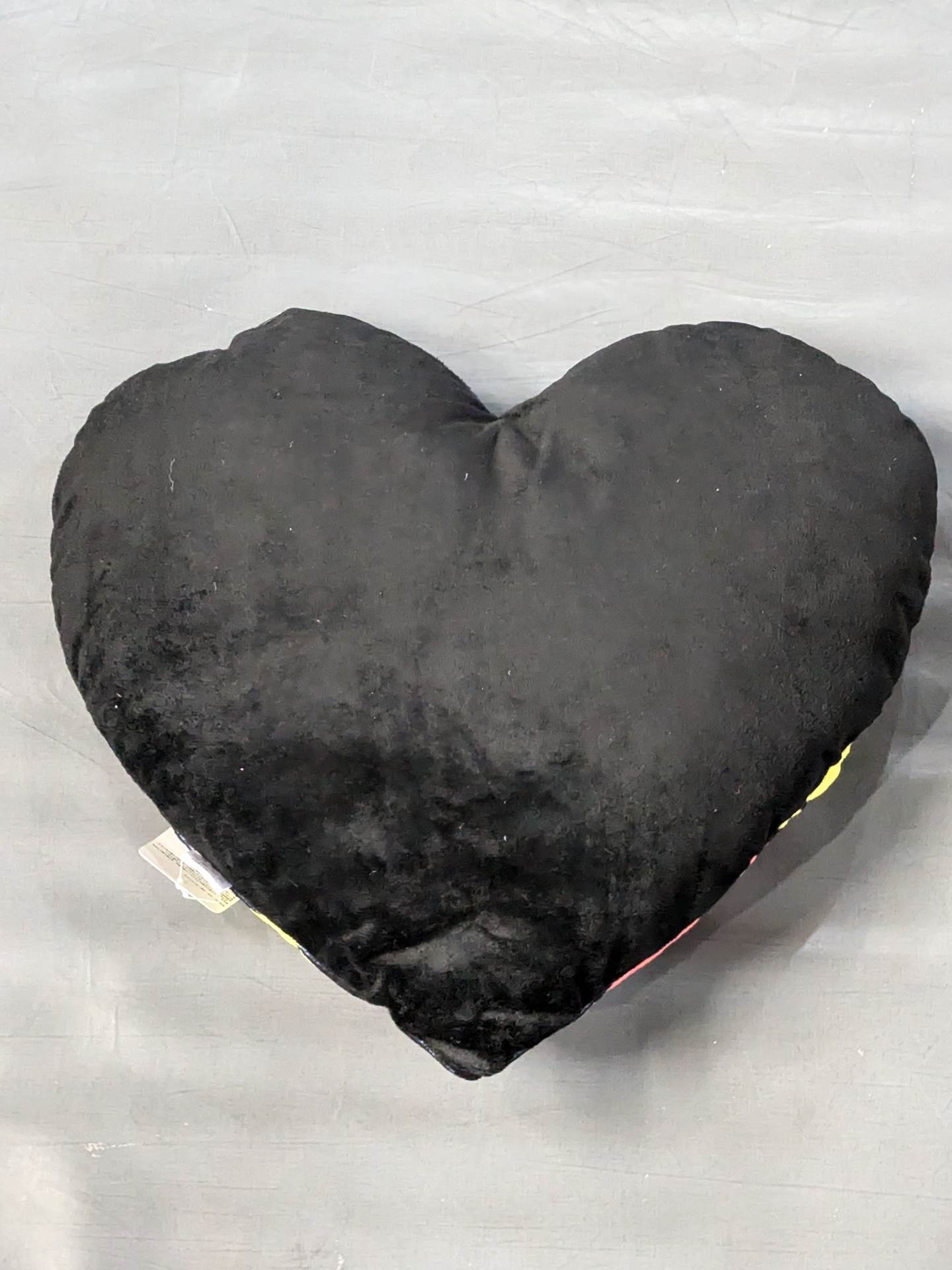 Ebessan  Heart Cushion