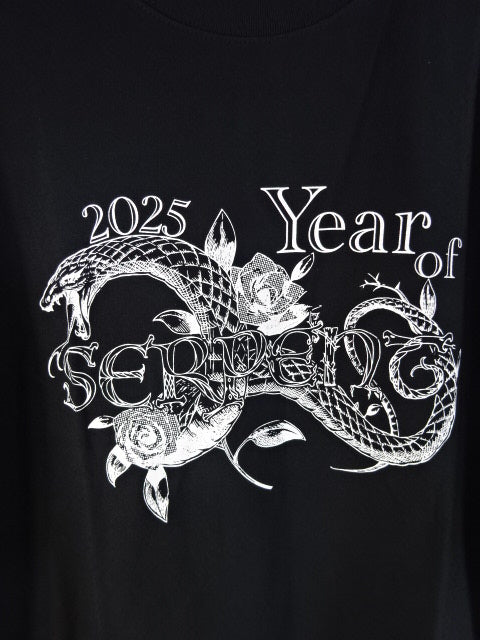 ★佐々木憂流迦ブランド★ LAZY GOD 2025 Year of SERPENC Tシャツ