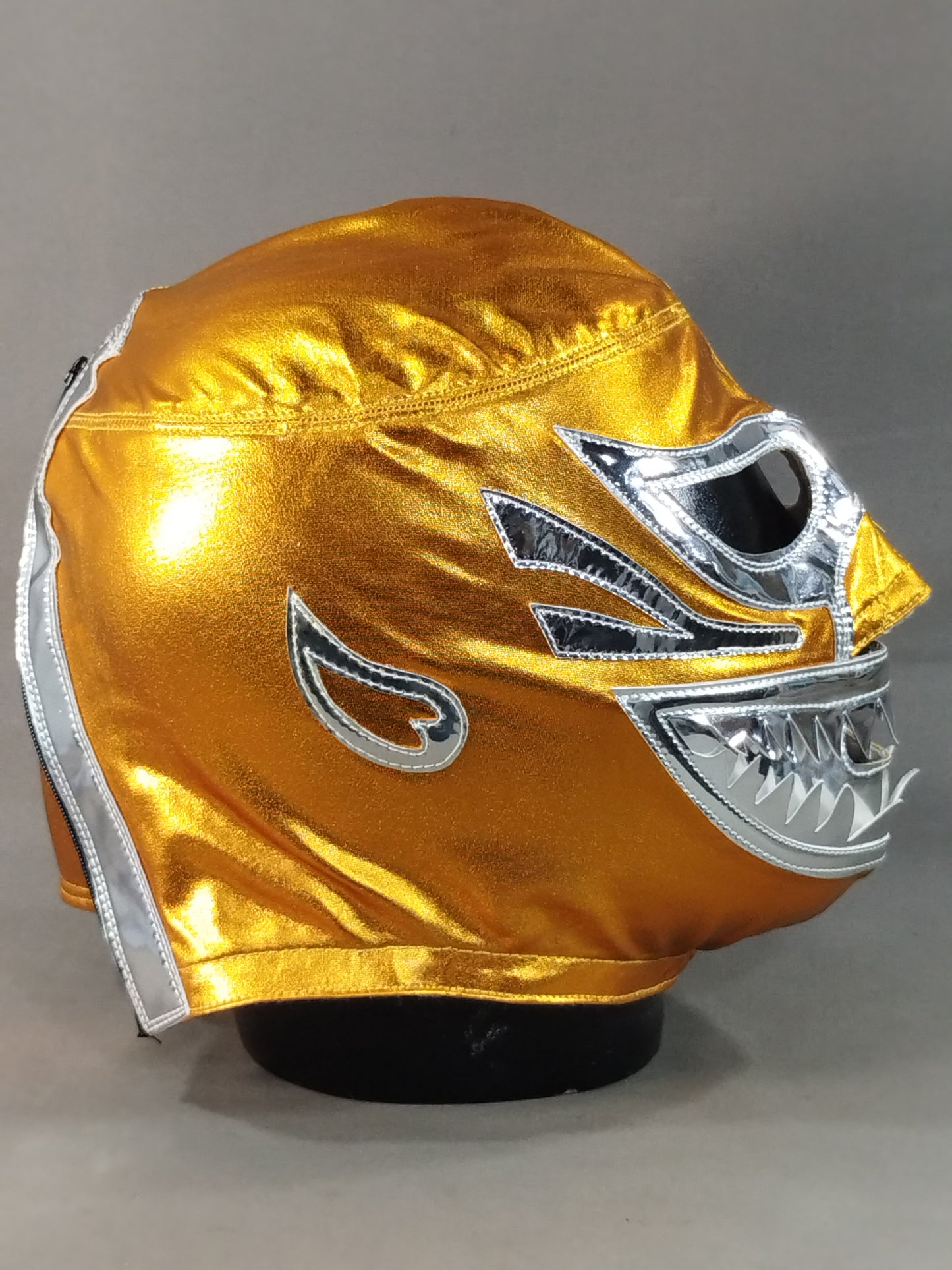 Mil Mascaras 