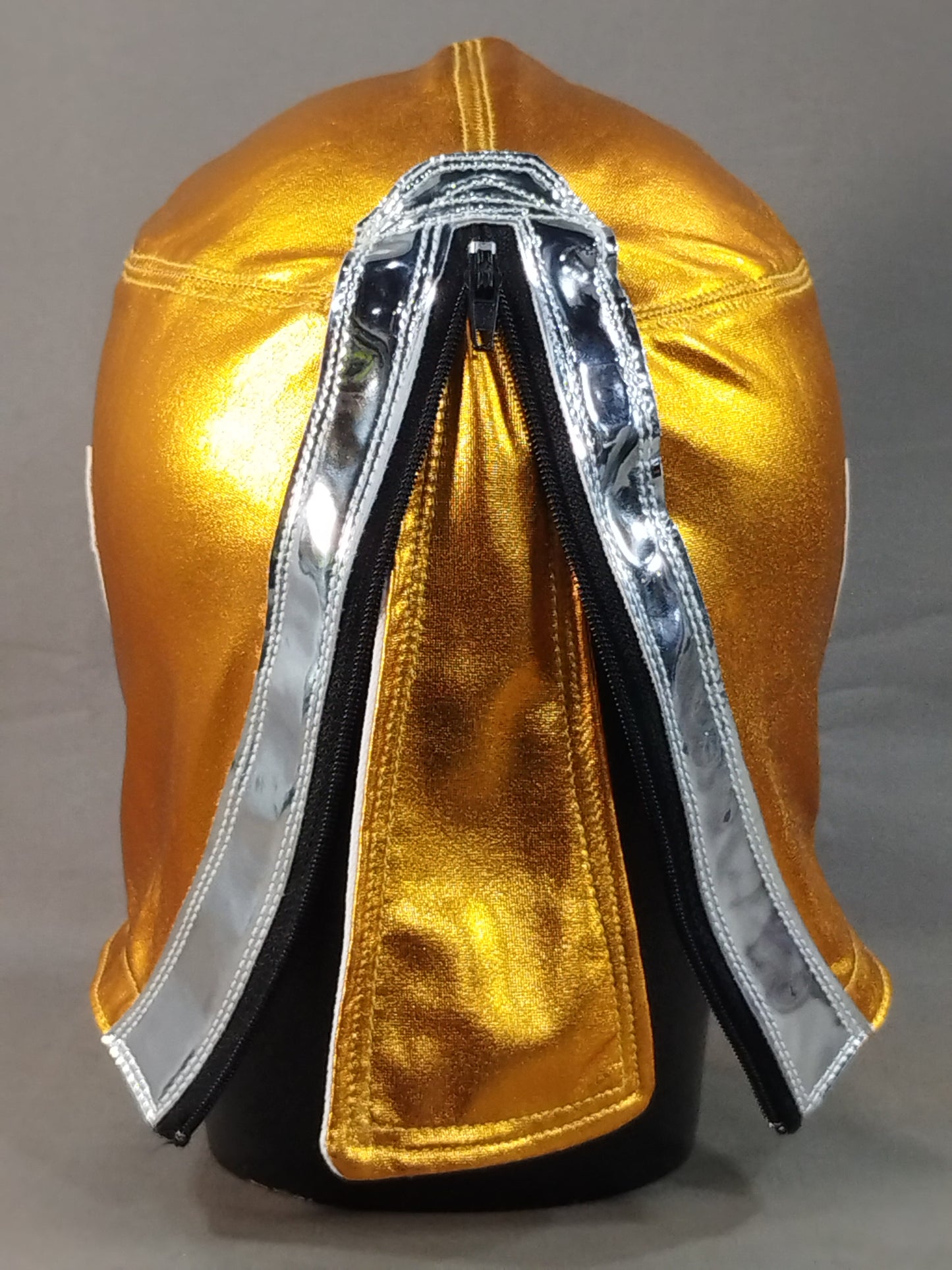 Mil Mascaras 
