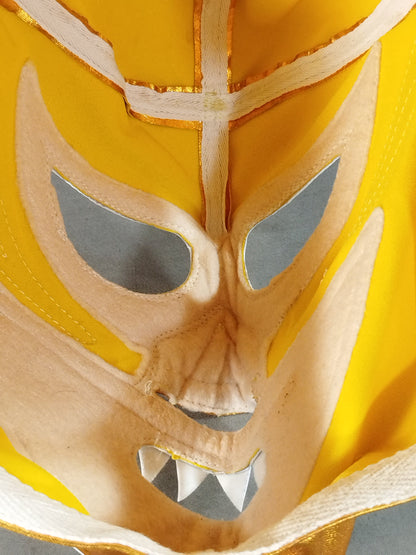 Mil Mascaras 