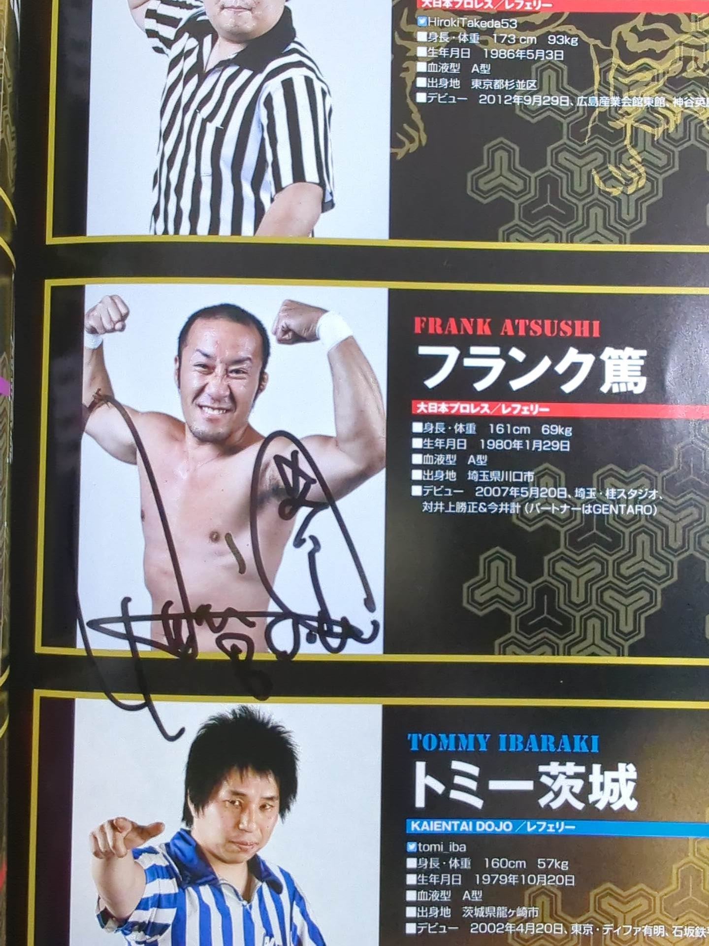 [7 people hand signed autograph ] New Year's Eve Pro Wrestling  2014 Unify the World! Tag Tournament