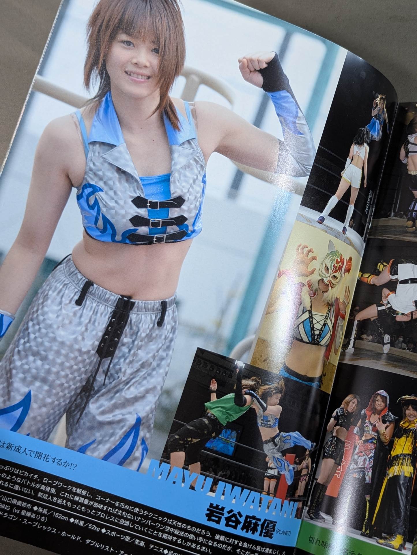 [Alpha Fimmel hand signed autograph ] STARDOM OFFICIAL GUIDE BOOK Vol.28