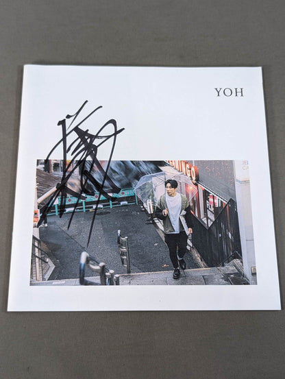 [Hand signed autograph  & bonus photo included] YOH ZINE 01