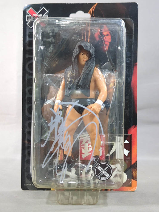 【hand signed autograph】 Minoru Suzuki (black shoes, black towel)