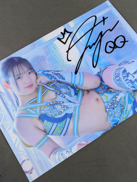 天咲光由 SPG 寝そべりポートレート