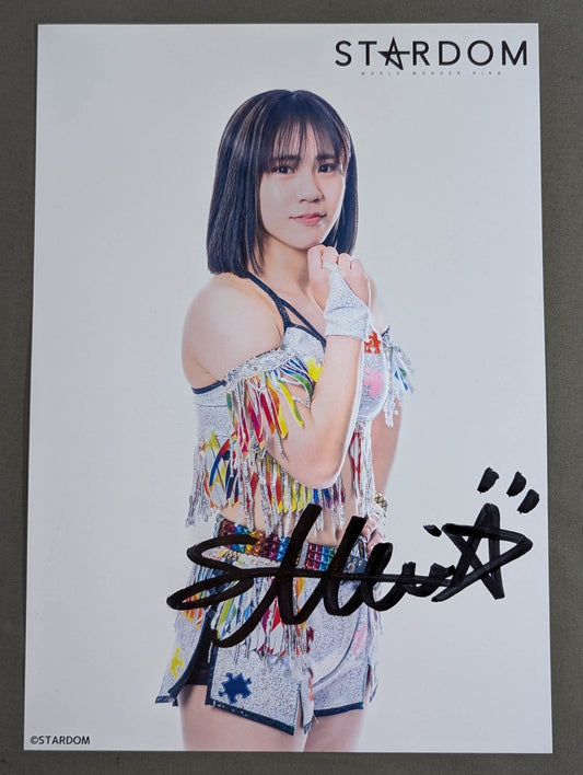 星来芽依 直筆サイン入り スターダムポートレート(A-3)