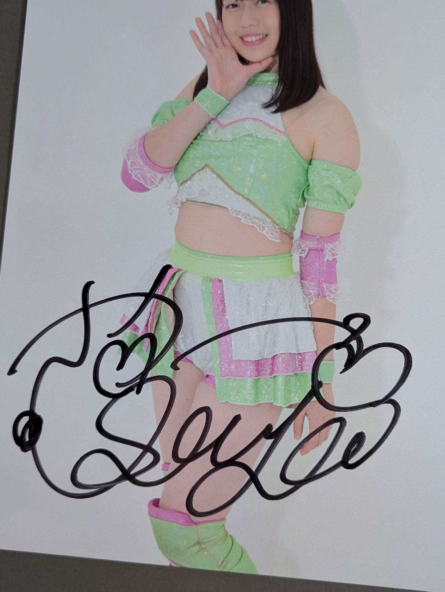 スターダム　激レアポートレート 上谷沙弥 直筆サイン入り スターダムポートレート(R-3) – 闘道館