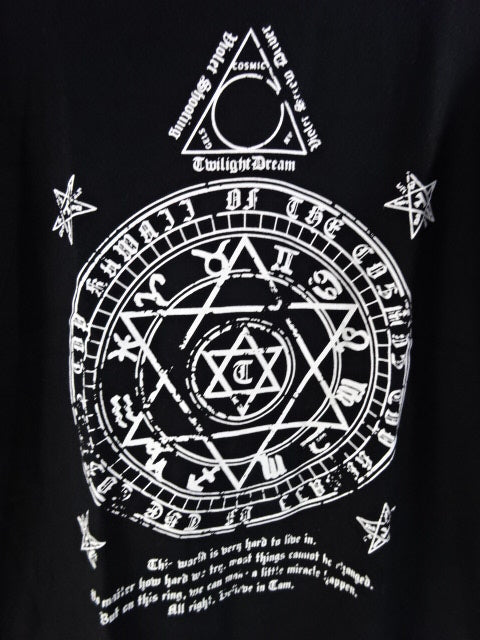 Tam Nakano  MAGIC CIRCLE T-shirt