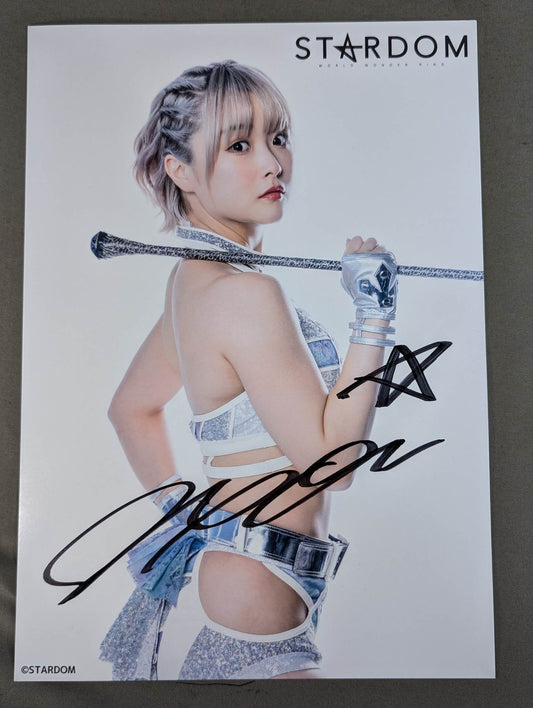 なつぽい 直筆サイン入り スターダムポートレート(M-4)