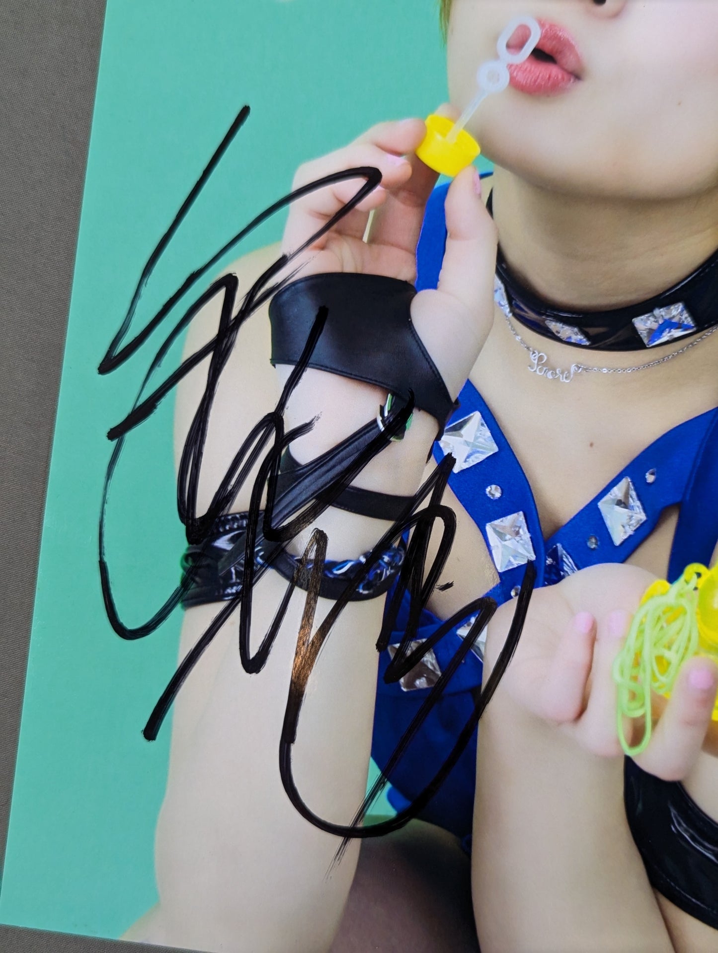Saori Anou  hand signed autograph Pro-Photo (F-2)