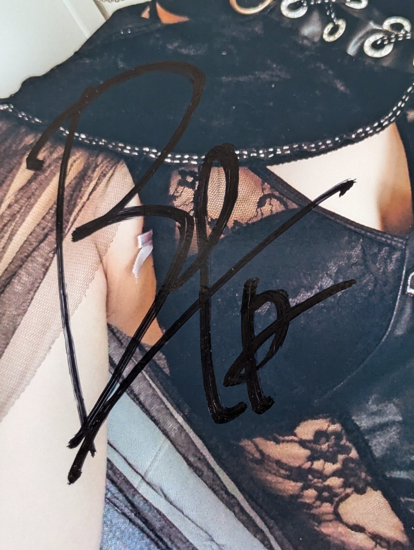 Black Poteko (Saori Anou ) hand signed autograph Pro-Photo (A-1)