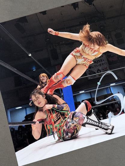 Sareee (SARRAY)  hand signed autograph Pro-Photo (C-2)