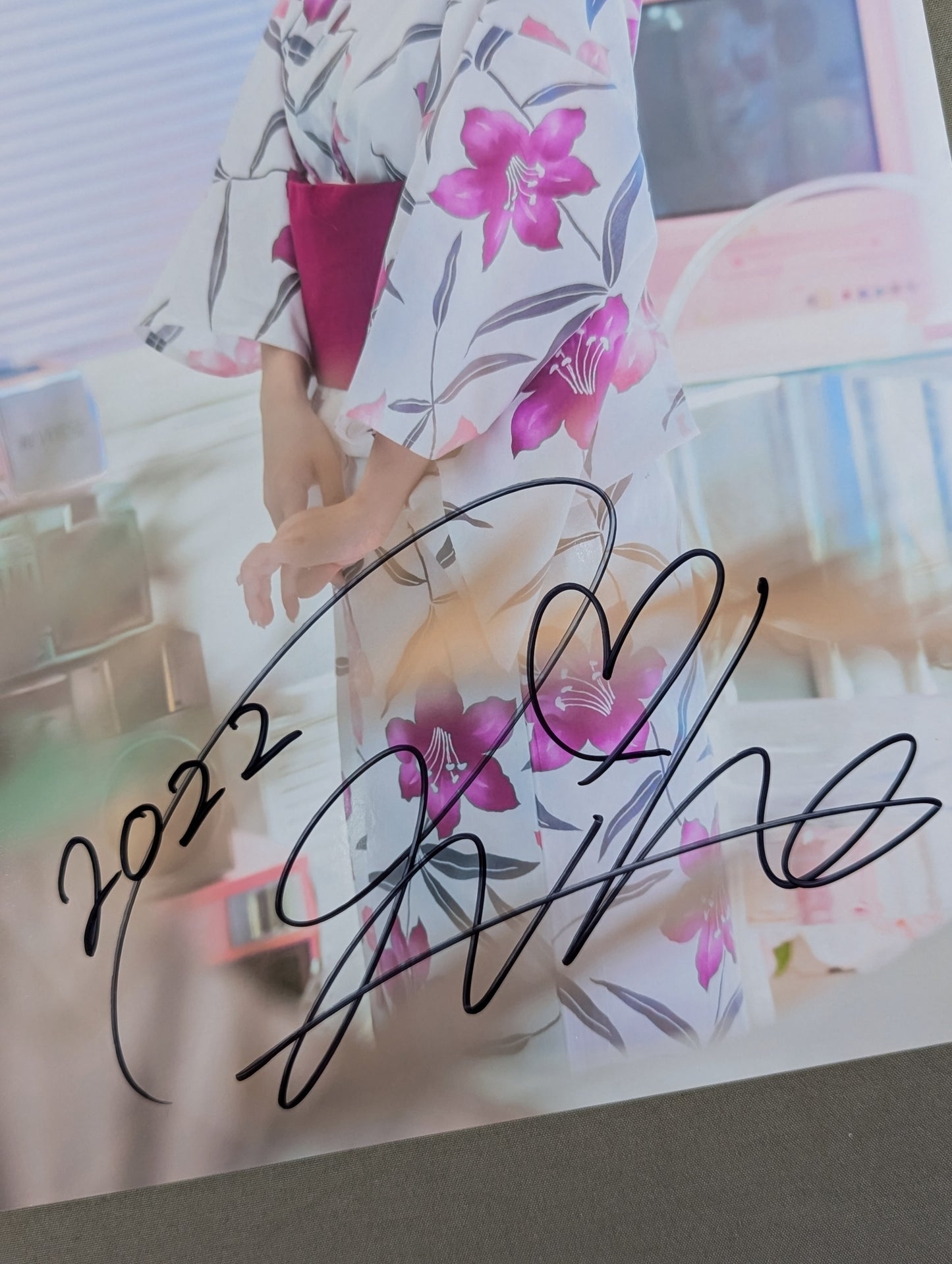 RIHO  hand signed autograph Pro-Photo (C-2)