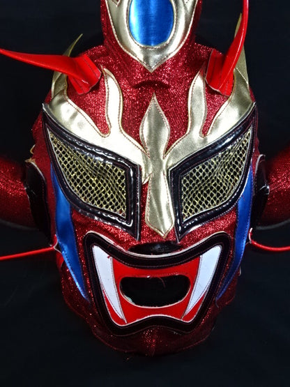 獣神サンダーライガー