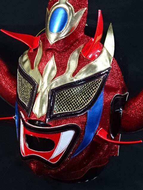 獣神サンダーライガー