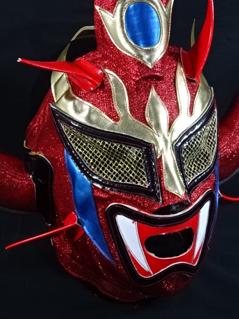 獣神サンダーライガー
