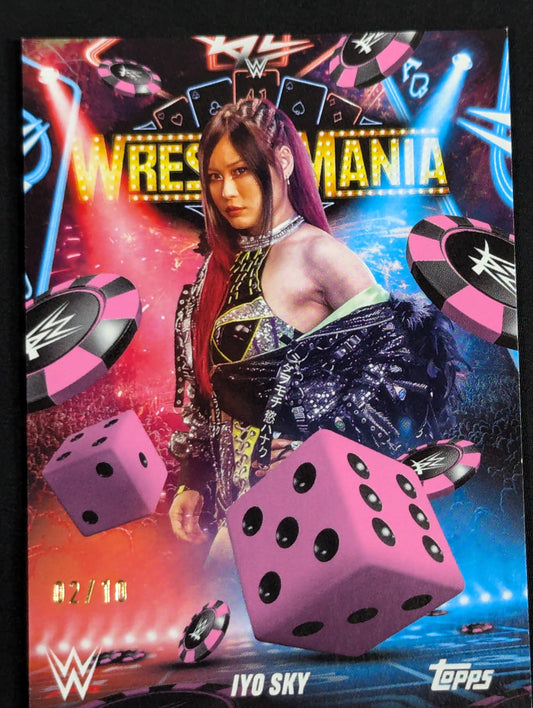 2025 topps イヨ・スカイ WRESTLE MANIA 41 (パープル) 2/10