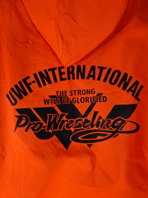 UWFインターナショナル HE STRONG WILL BE GLORIFIED ベンチコート