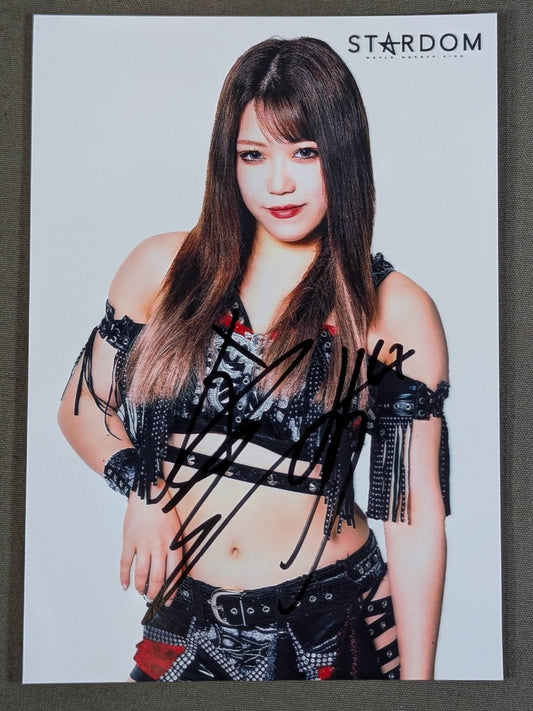 Suzu Suzuki  hand signed autograph Photo (A-1)