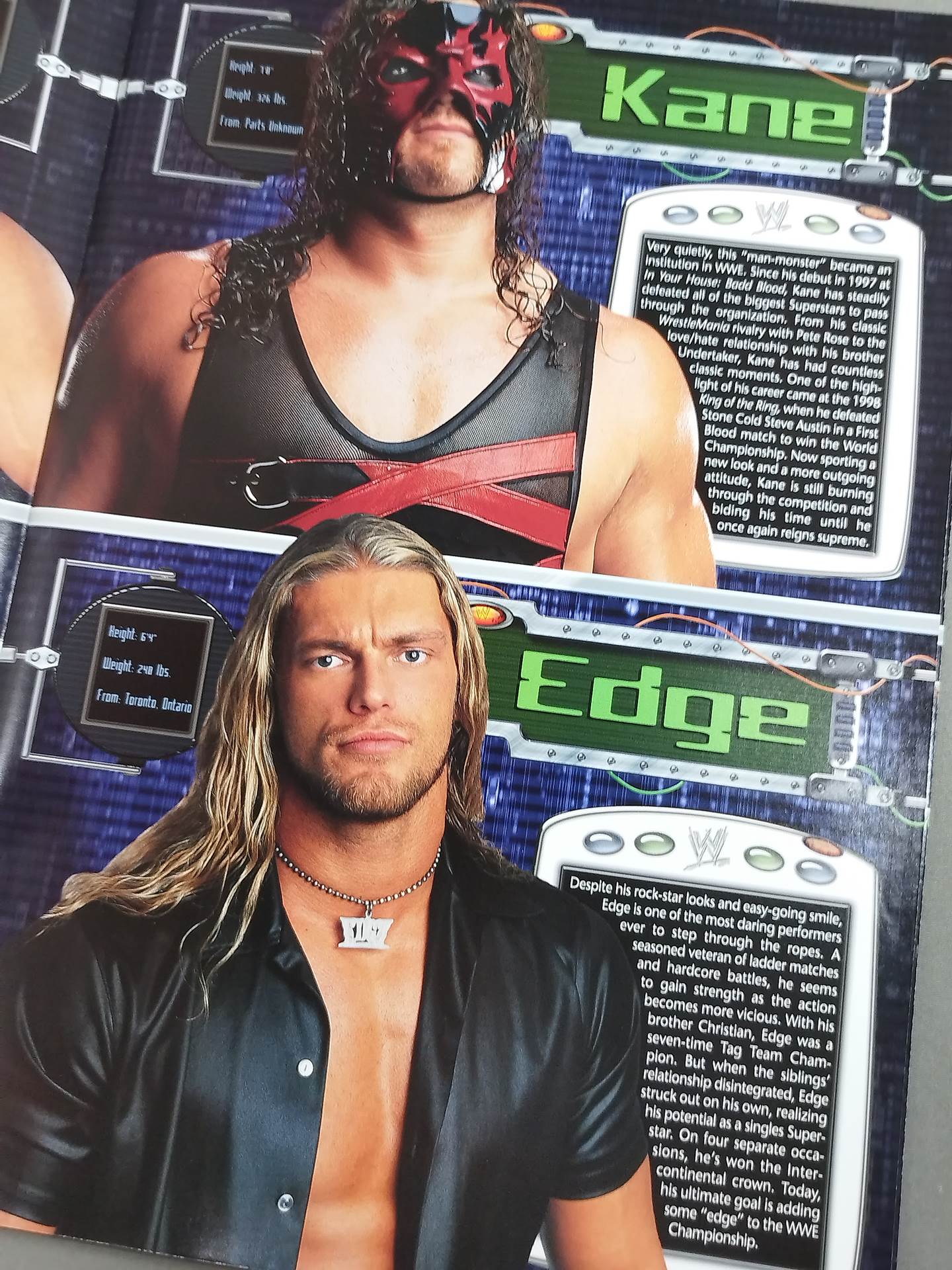 WWE OFFICIAL SOUVENIR PROGRAM 2002