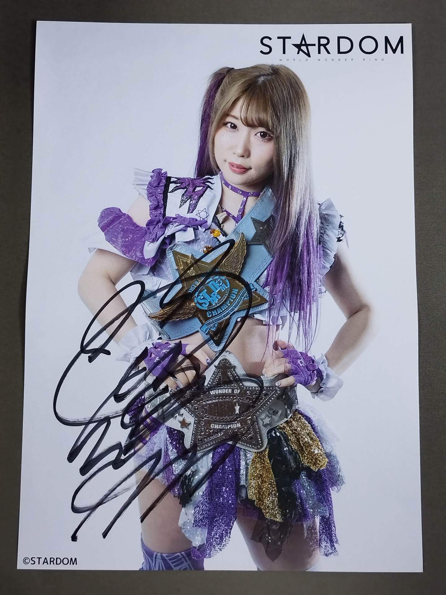 中野たむ 直筆サイン入り スターダムポートレート(B-1)