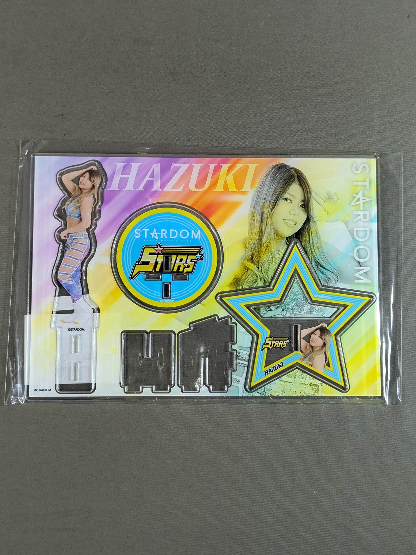 Hazuki Floating Acrylic Stand