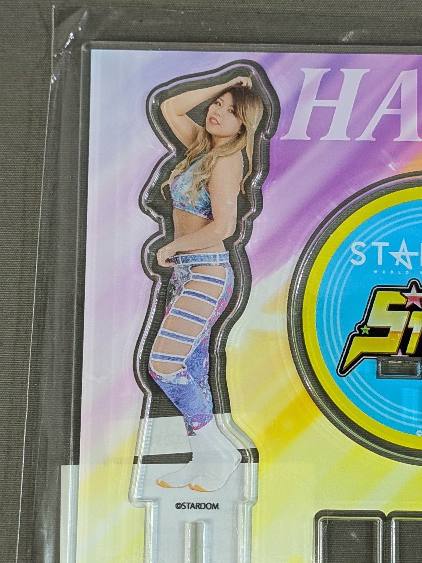 Hazuki Floating Acrylic Stand