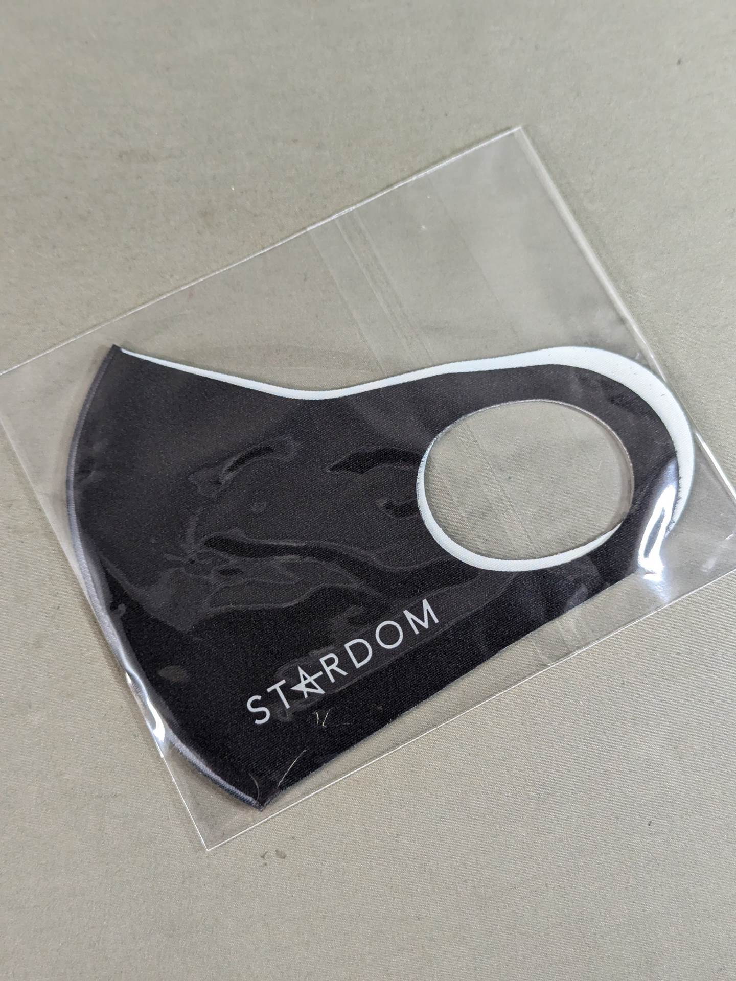 Stardom Logo Mask
