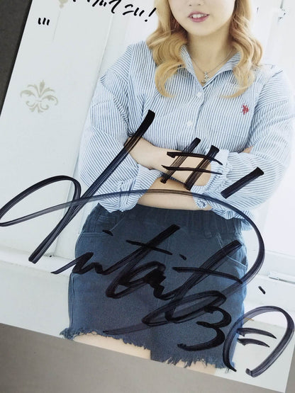 Victoria Yuzuki  hand signed autograph Pro-Photo (A-2)
