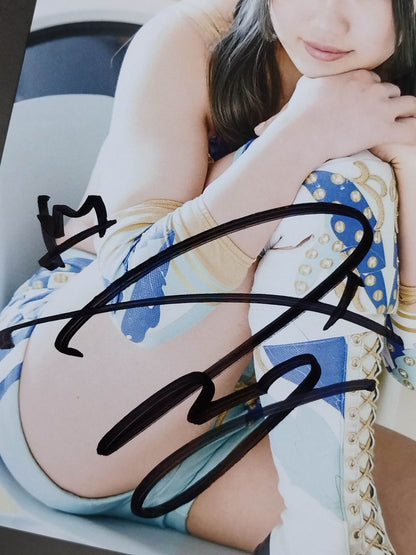 Miyu Amasaki  hand signed autograph  Starda Pro-Photo (H-7)