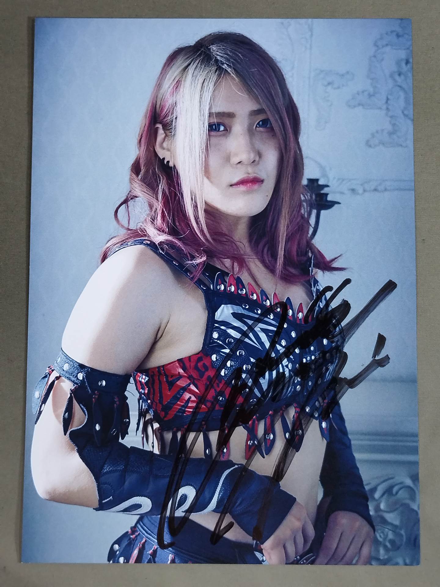 Utami Hayashishita  hand signed autograph  Starda Pro-Photo (S-7)