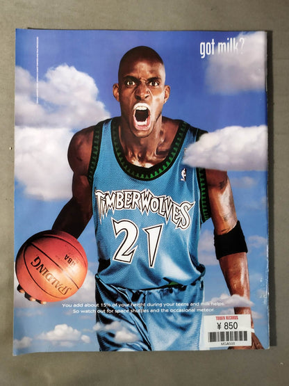 WWF MAGAZINE May 2002