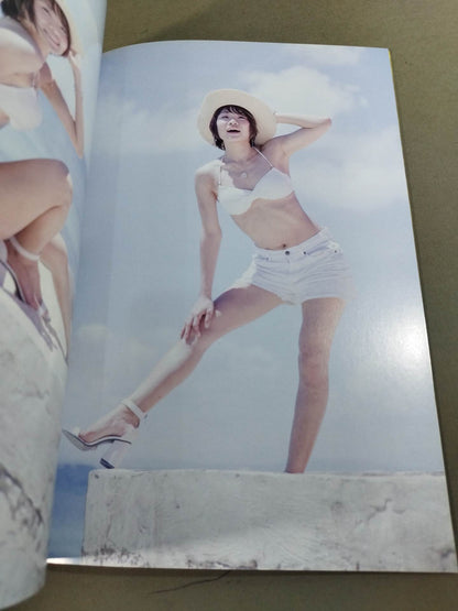 【hand signed autograph】 Arisa Hoshiki Photo collection "SHINE"