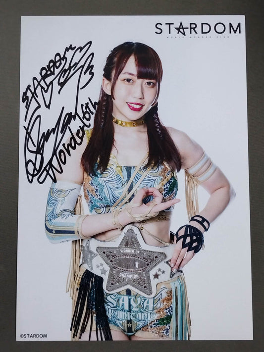 上谷沙弥 直筆サイン入り スターダムポートレート(T-6)