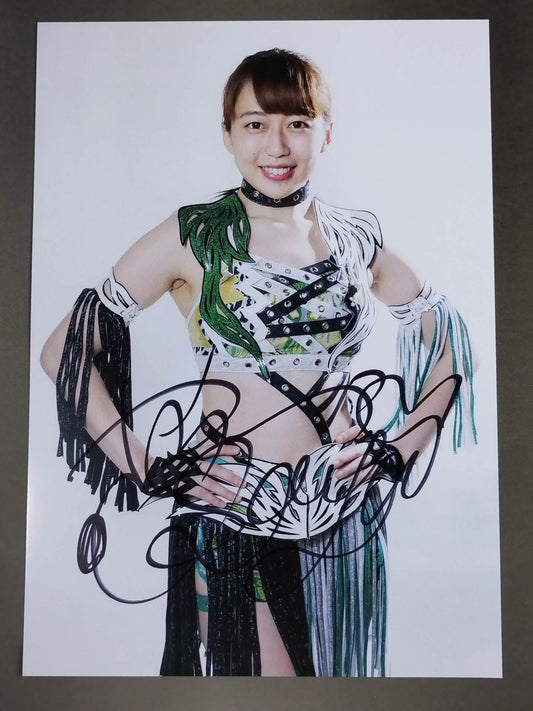 上谷沙弥 直筆サイン入り スターダムポートレート(T-9)