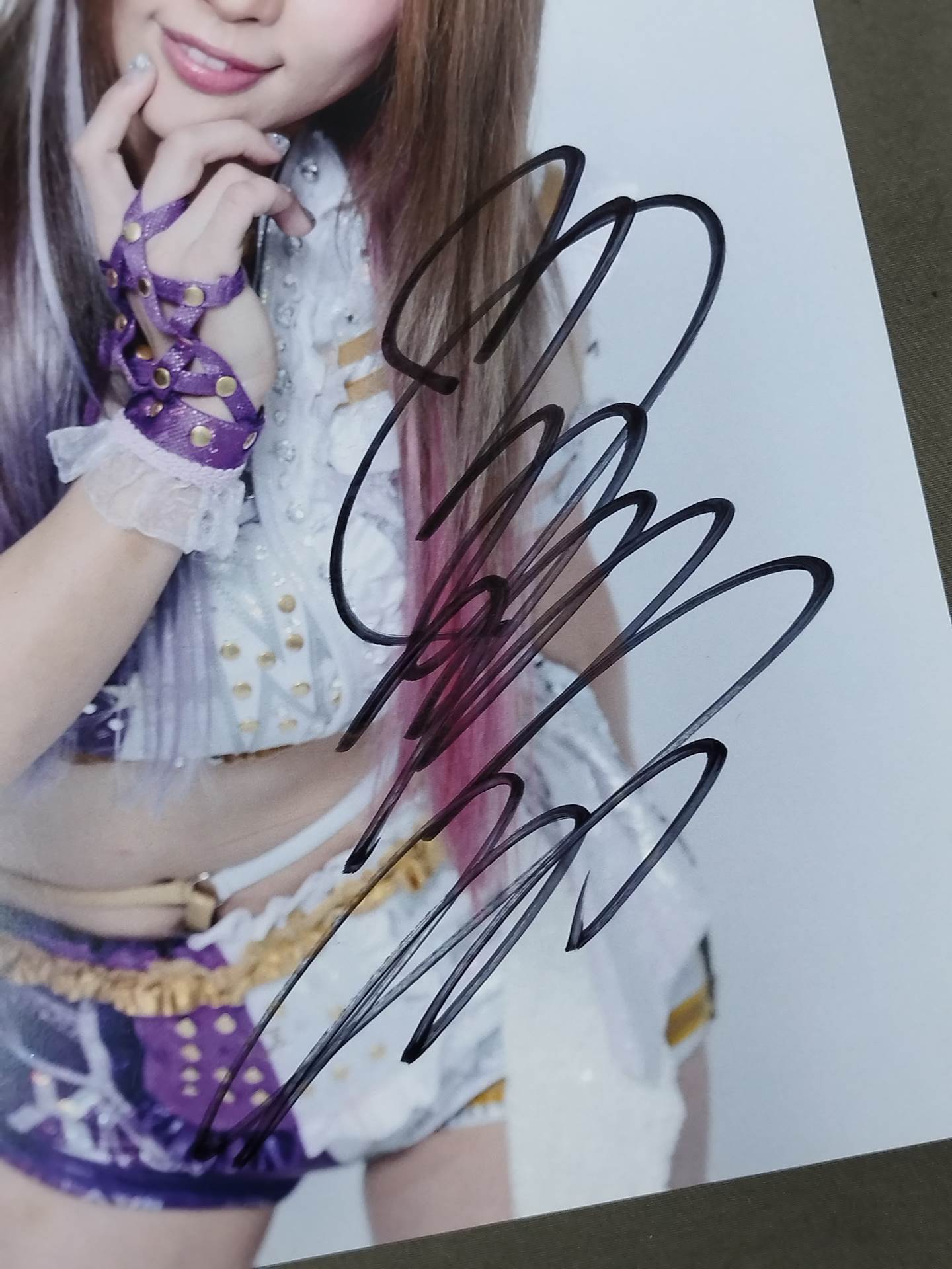 中野たむ 直筆サイン入り スターダムポートレート(B-4)