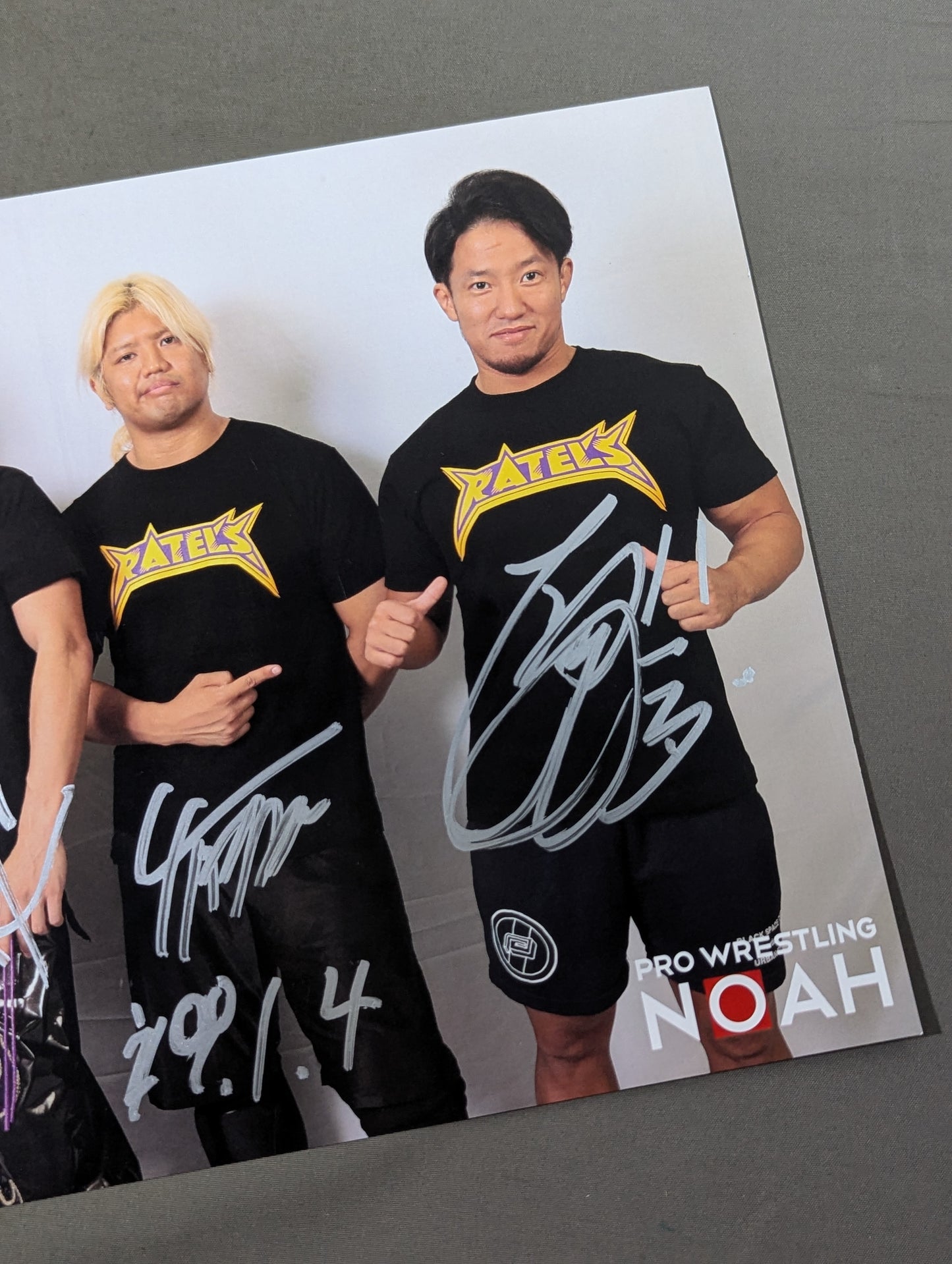 【3選手直筆サイン入り】 NOAH ジュニア ポートレート