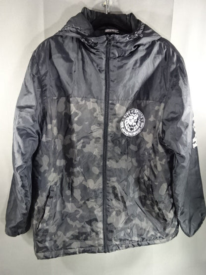 New Japan Pro Wrestling × Tsumamura Lion Mark Camouflage pattern padded jacket (Shimamura)