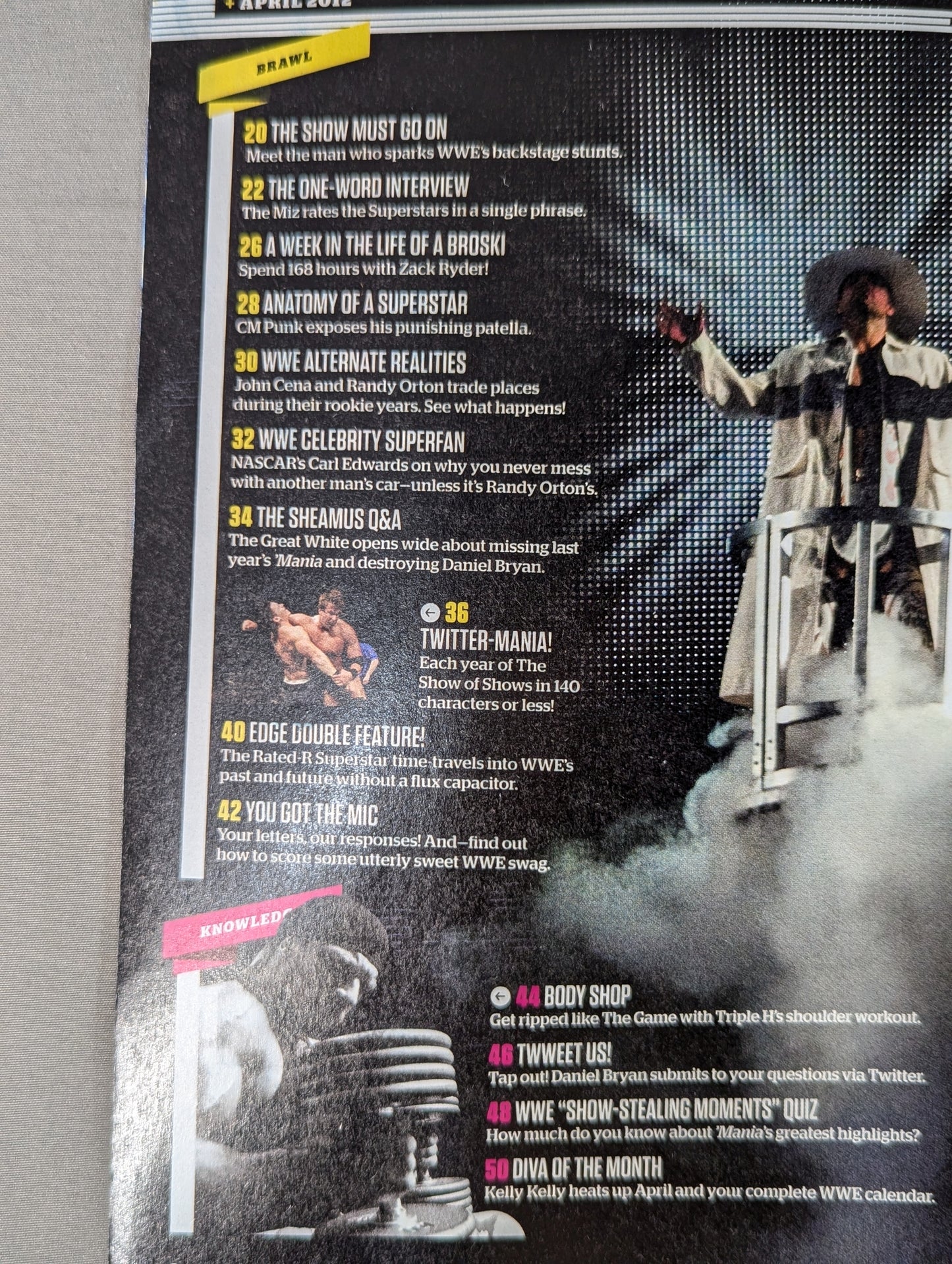 WWE MAGAZINE April 2012