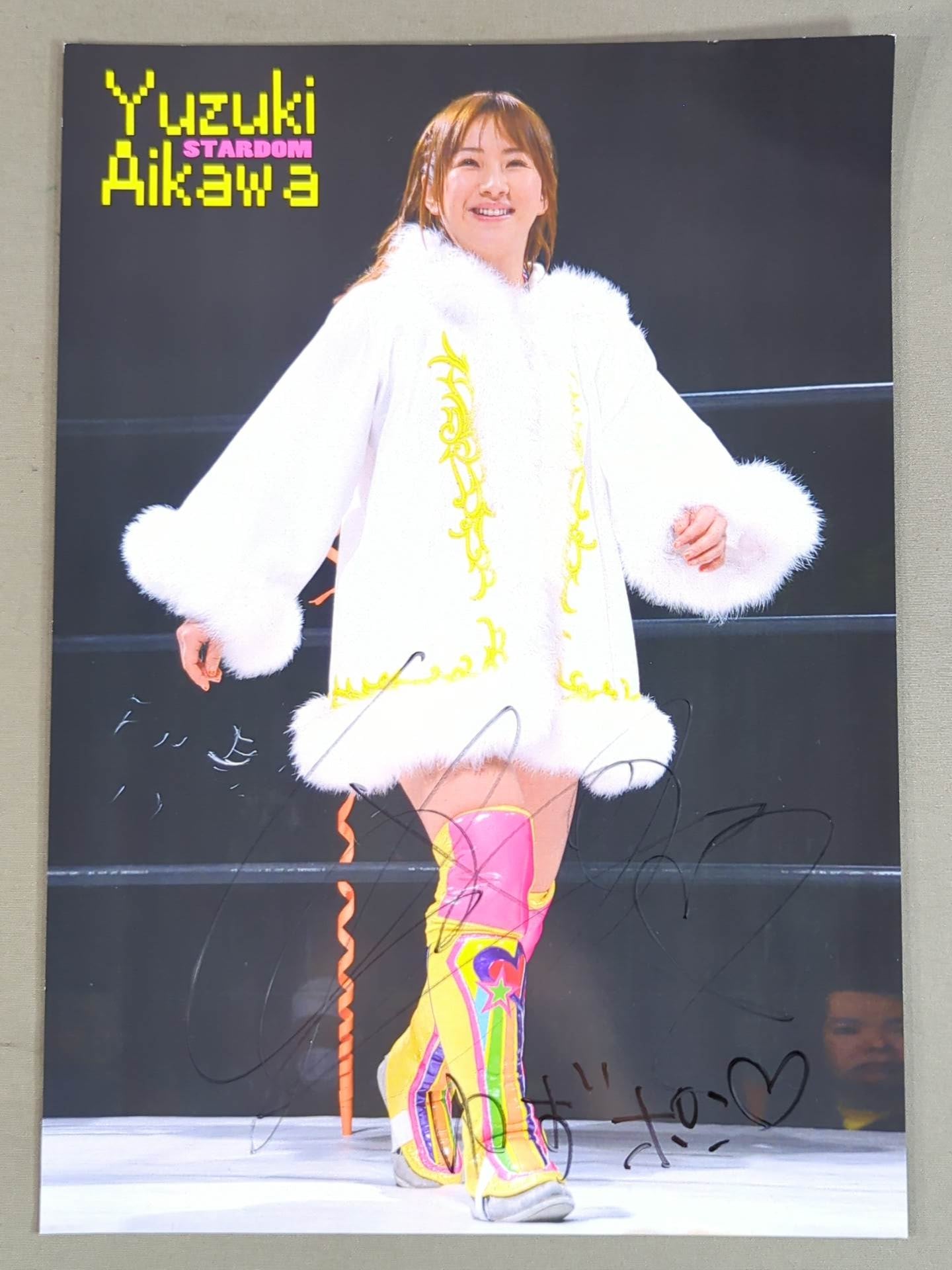 Yuzuki Aikawa  hand signed autograph Pro-Photo (B-5)