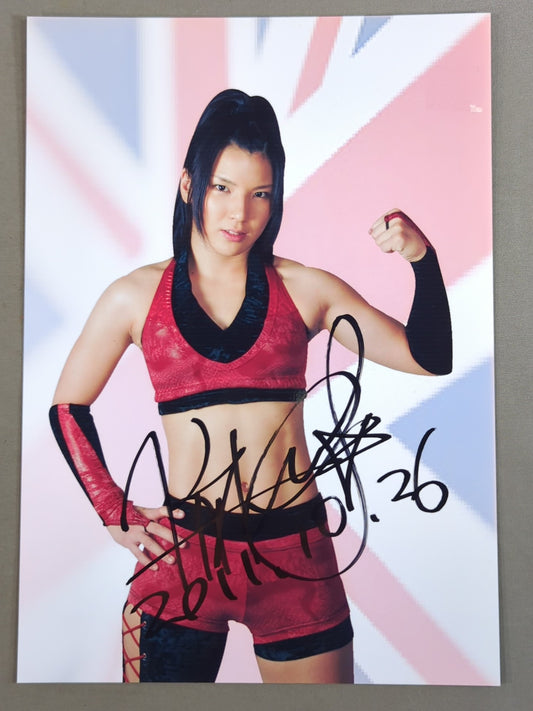 Hikaru Shida  hand signed autograph Pro-Photo (D-6)