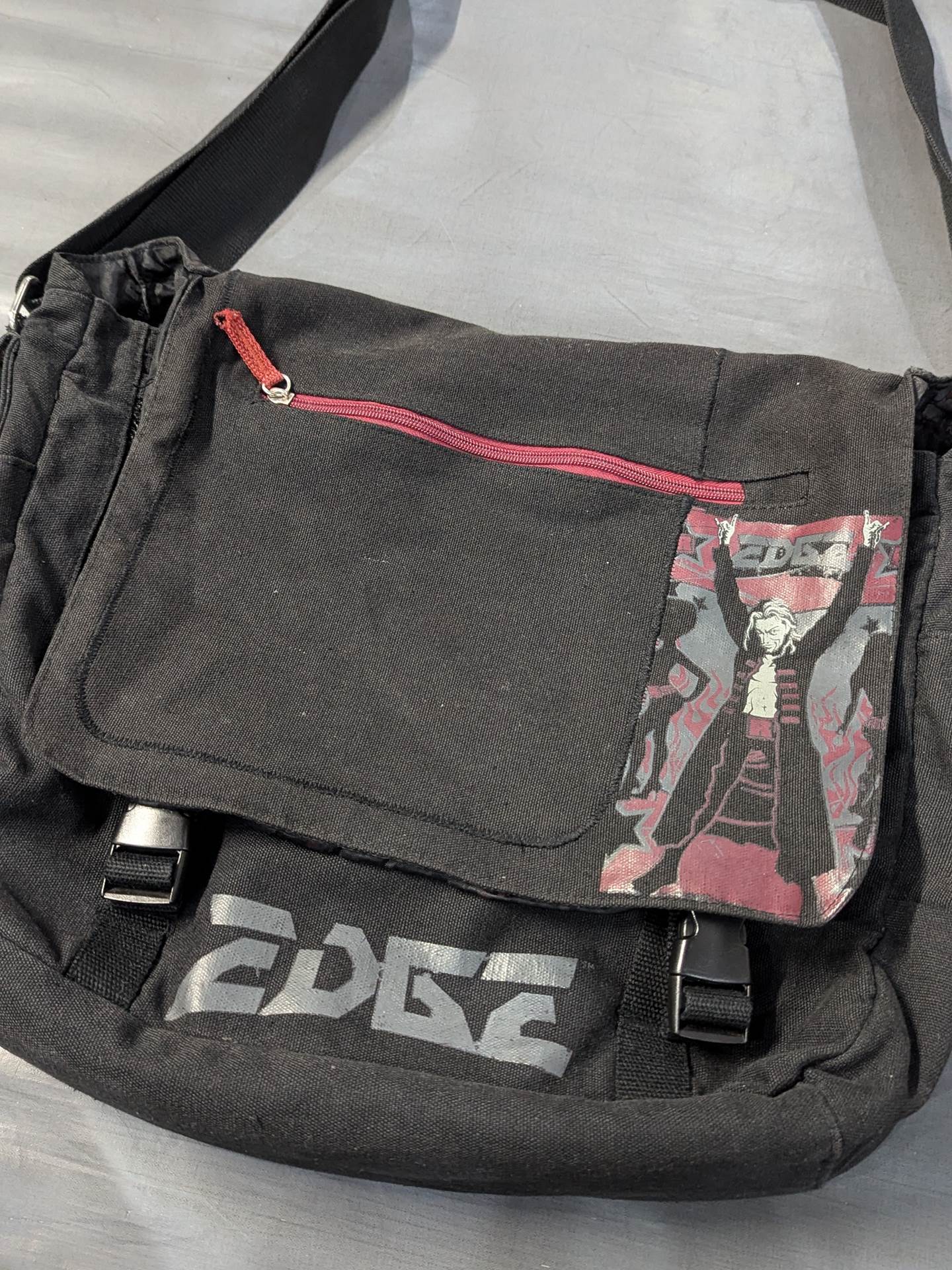 エッジ ショルダーバッグ